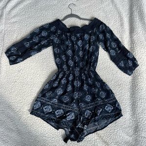 Hollister Woman's Size Small Blue Patterned Romper